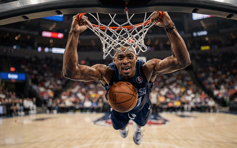 Professionele basketbalspeler maakt een dunk tijdens wedstrijd